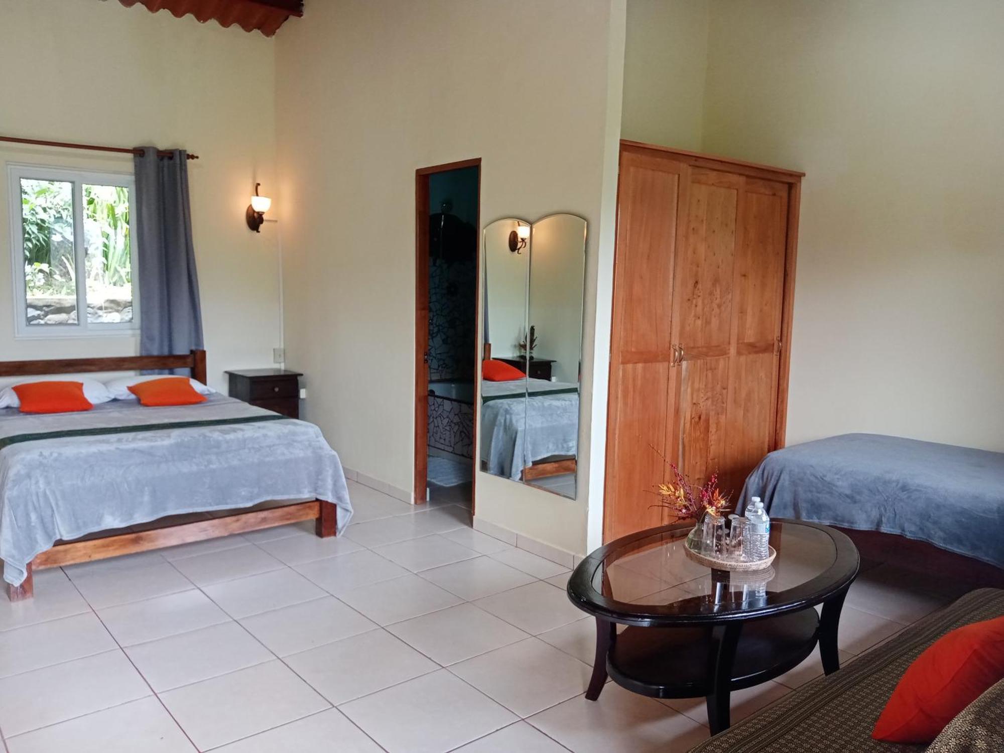 Anachoreo Hotel 3*